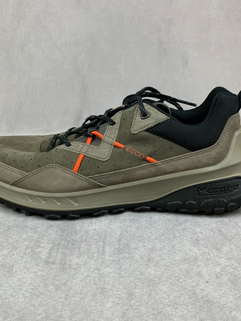 Ecco Mens Shoes 9-9.5 Tarmac Green Taupe Ultra Terrain Low Hiking Michelin